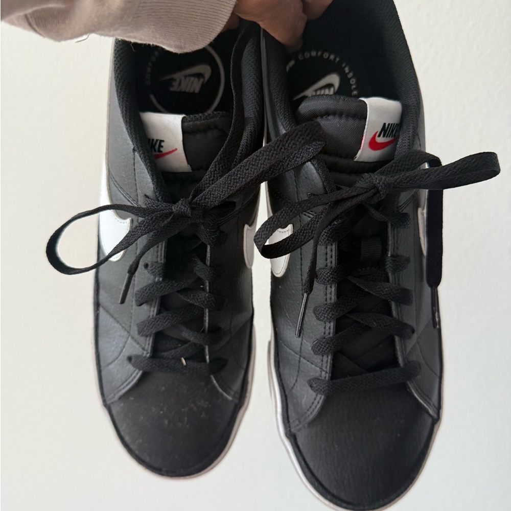 Nike Men's Black and White Sneakers